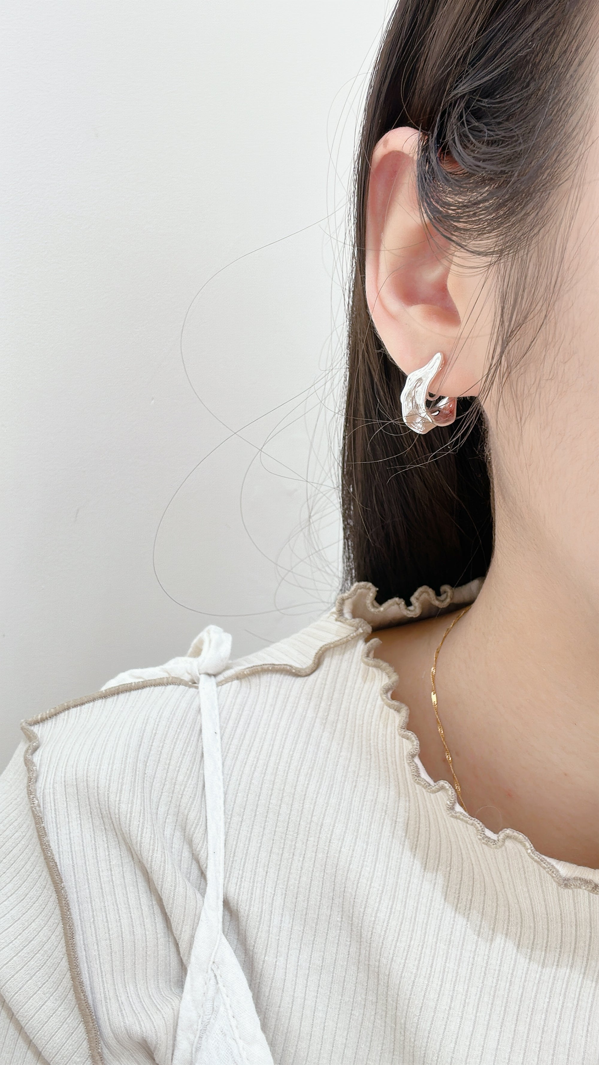 Ribbon Breeze Hoops