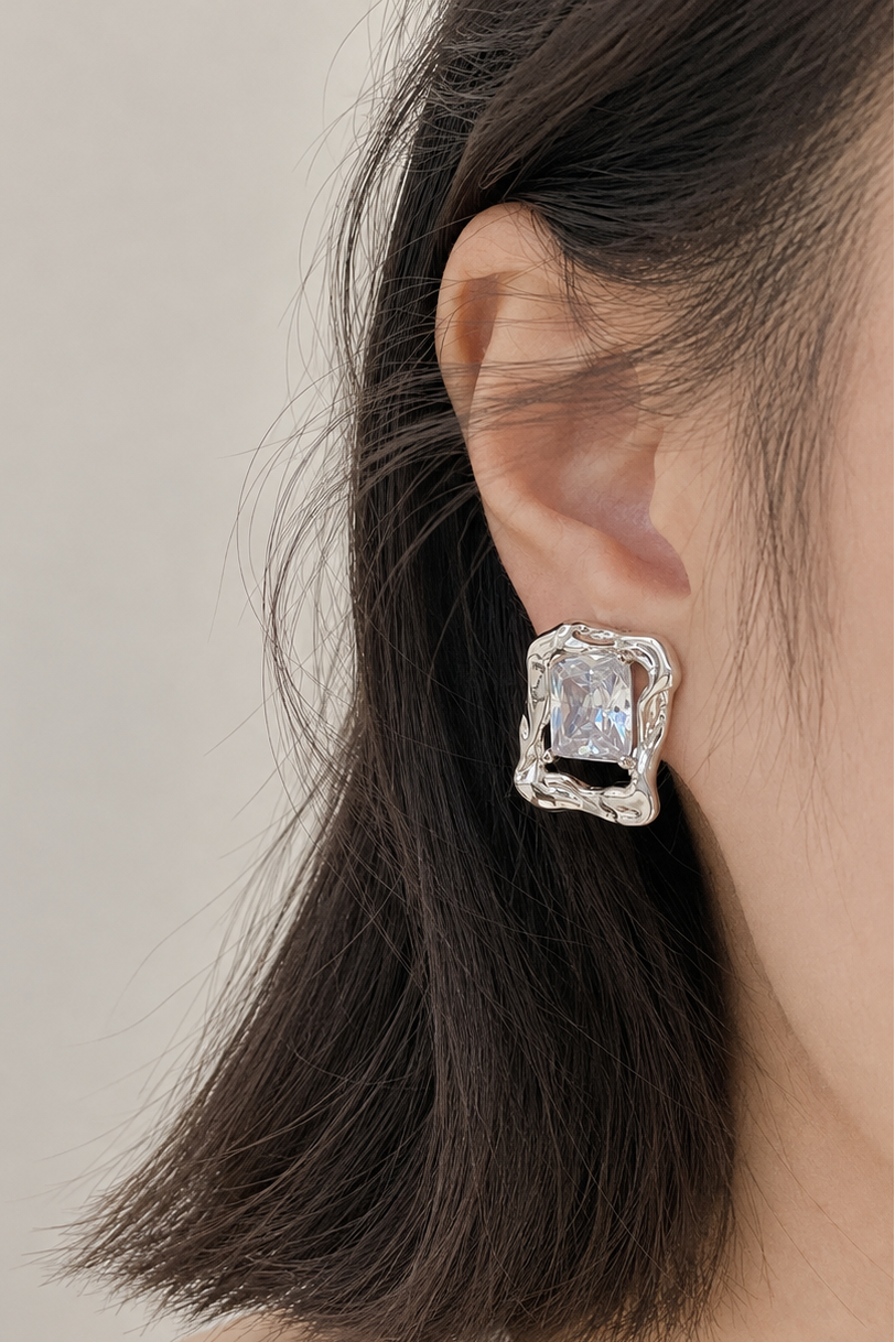 Charm Ovate Earrings