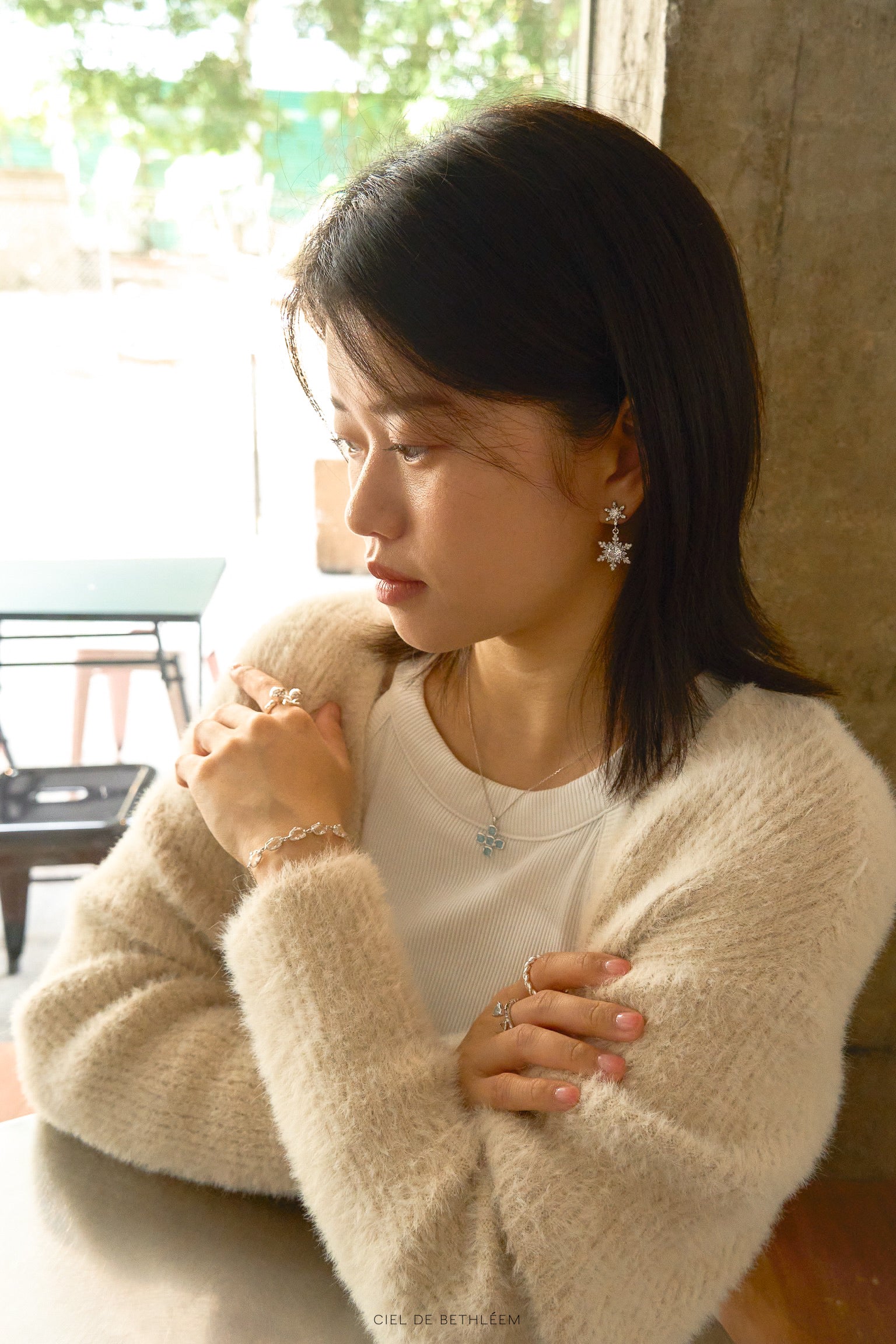 Snowy Wish Clip-on Earrings