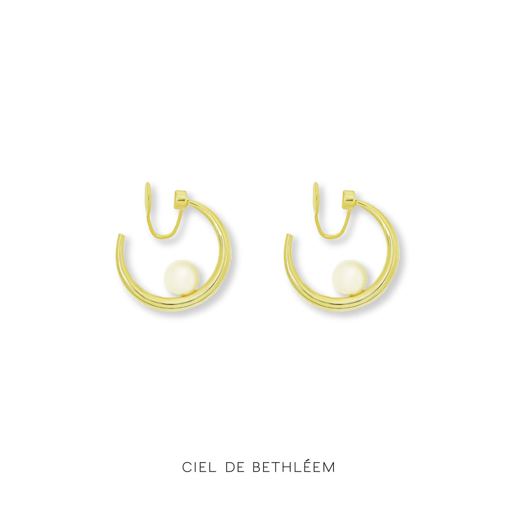 Circle Pearl Hoops