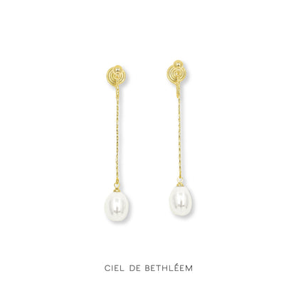 Dewy Pearl Drop Earrings