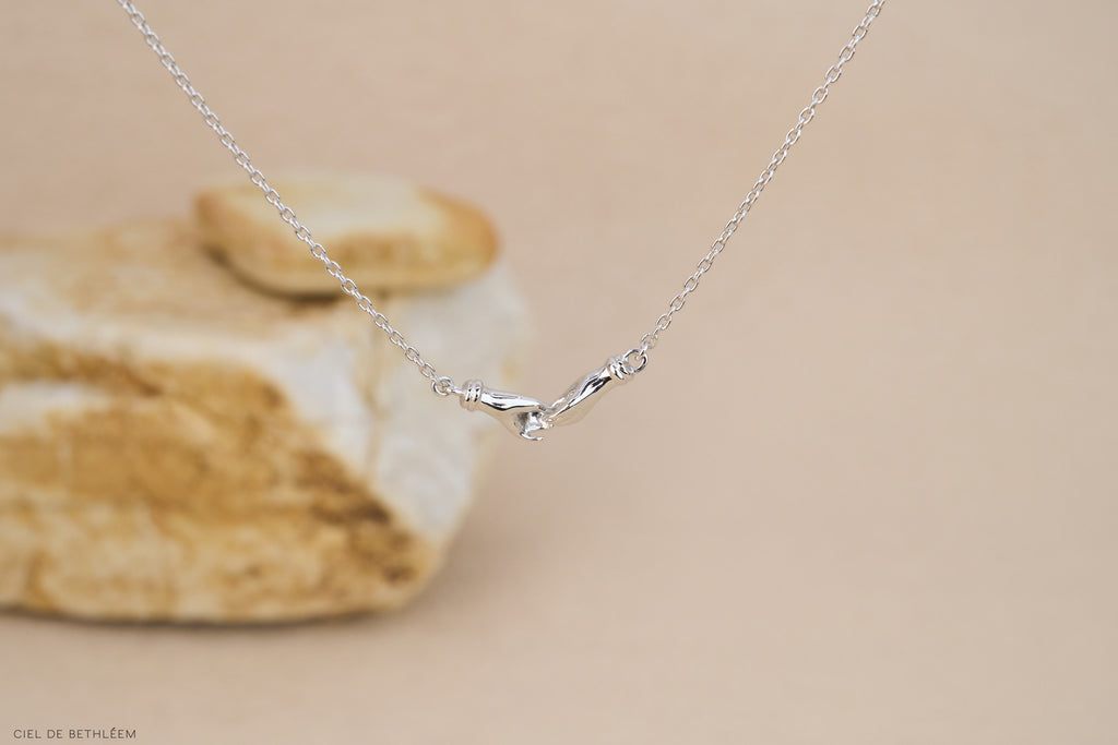 愚拙的擁抱 頸鏈 / Awkward Embrace necklace
