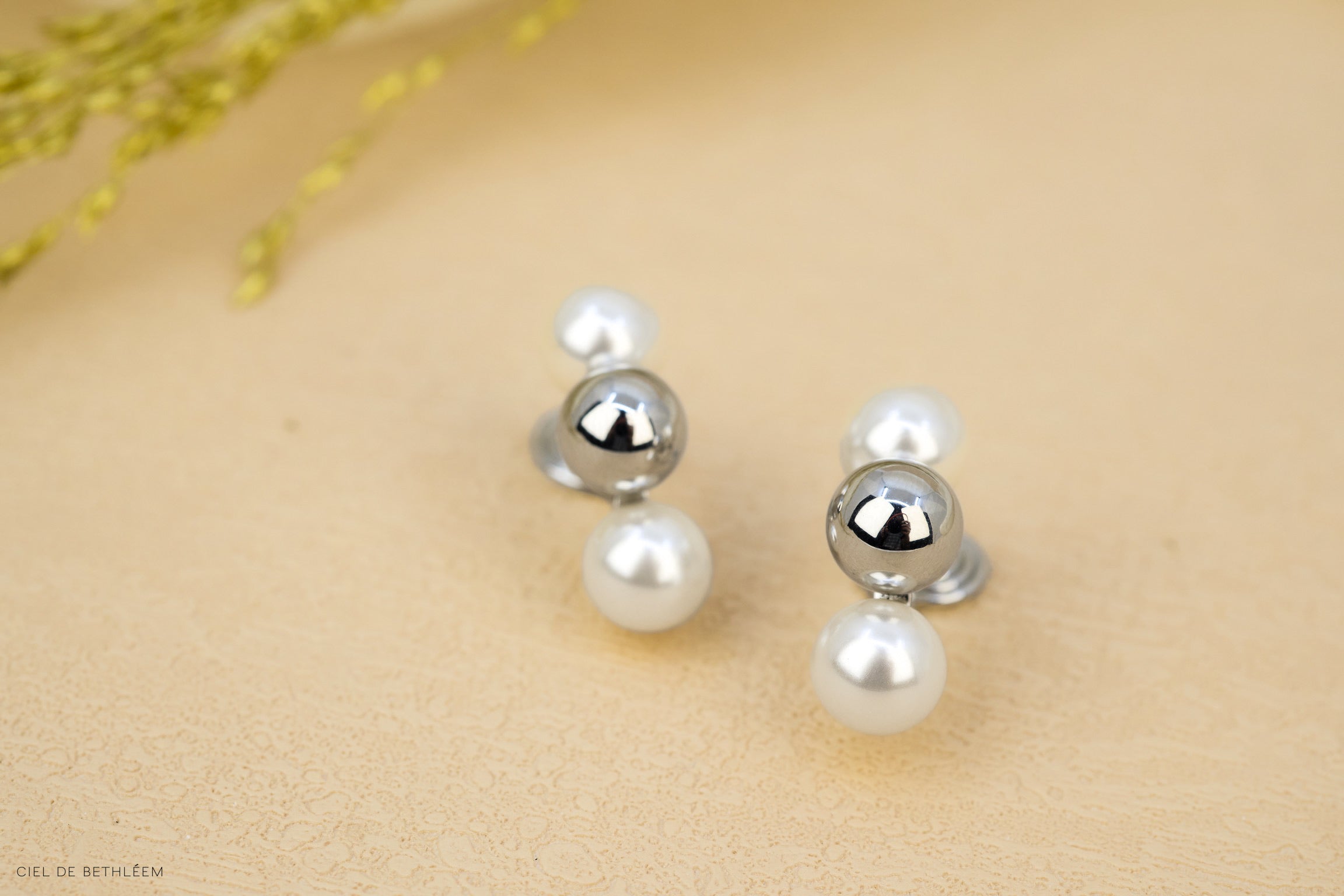 Pearl Vibe Earrings