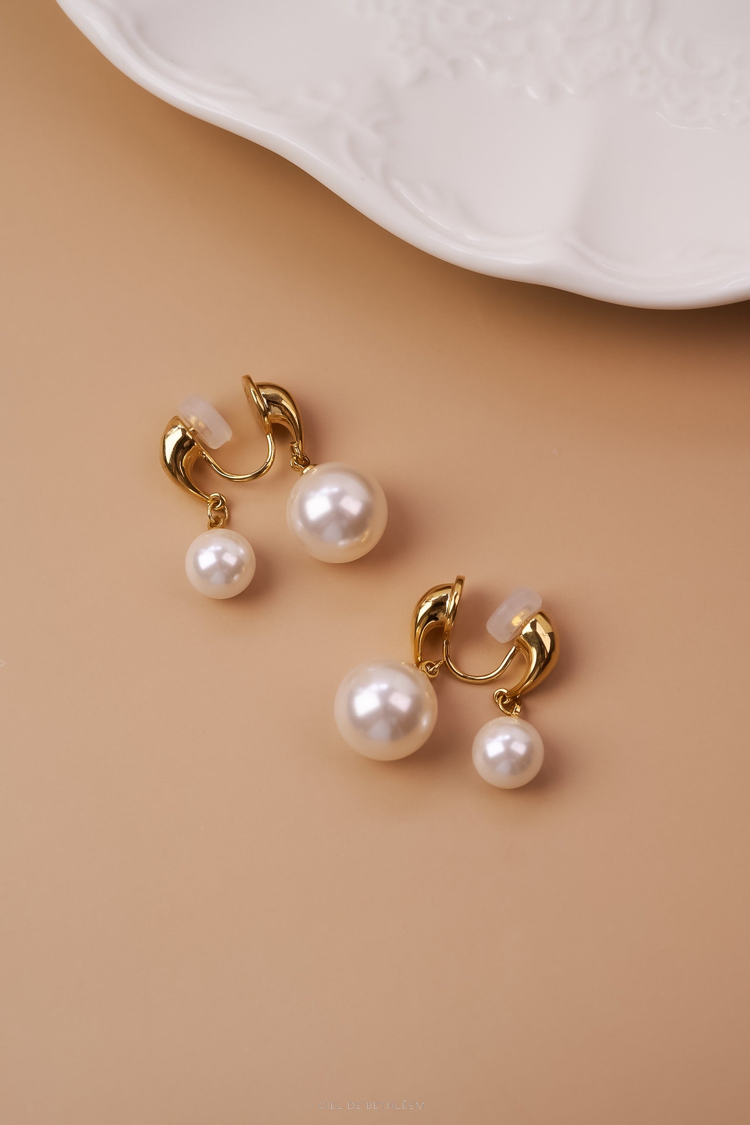 Pearl Swing Clip-on Earrings