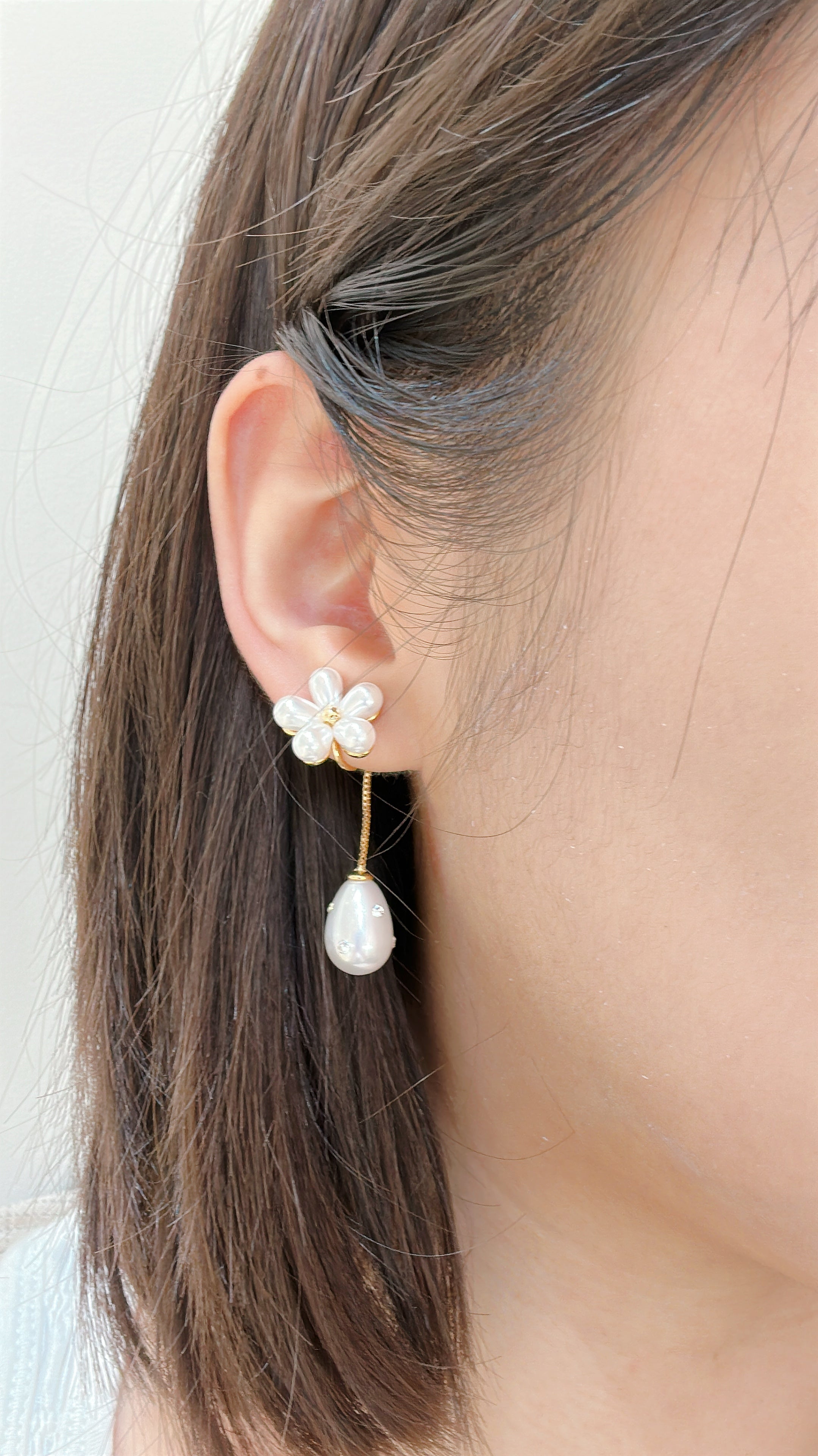 Evelyn Floral Clip-on Earrings