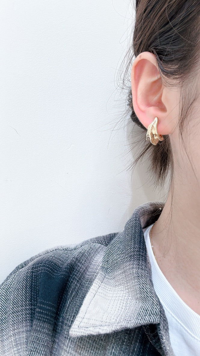 Ribbon Breeze Hoops