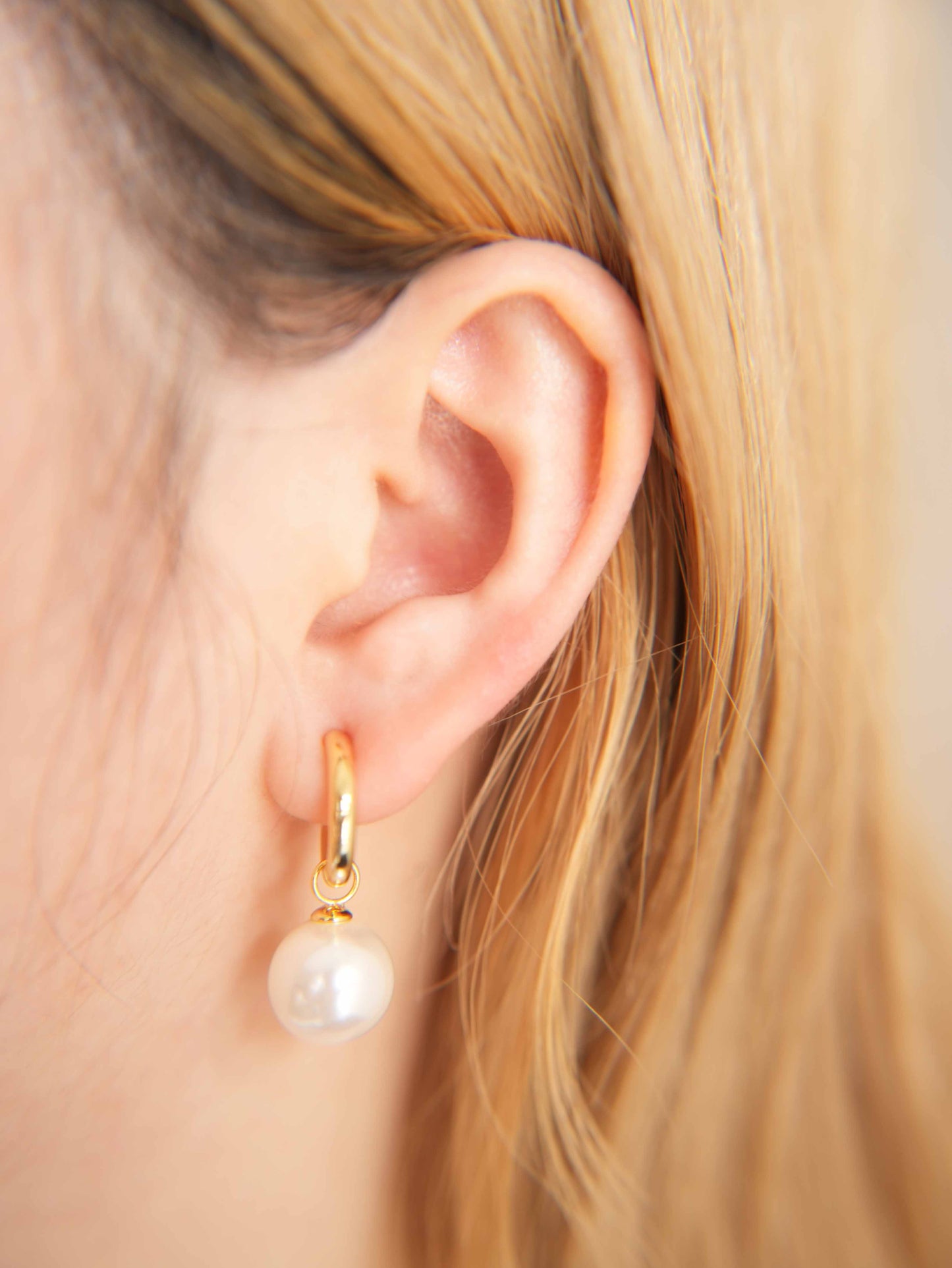 Elsa Pearl Clip-on Earrings