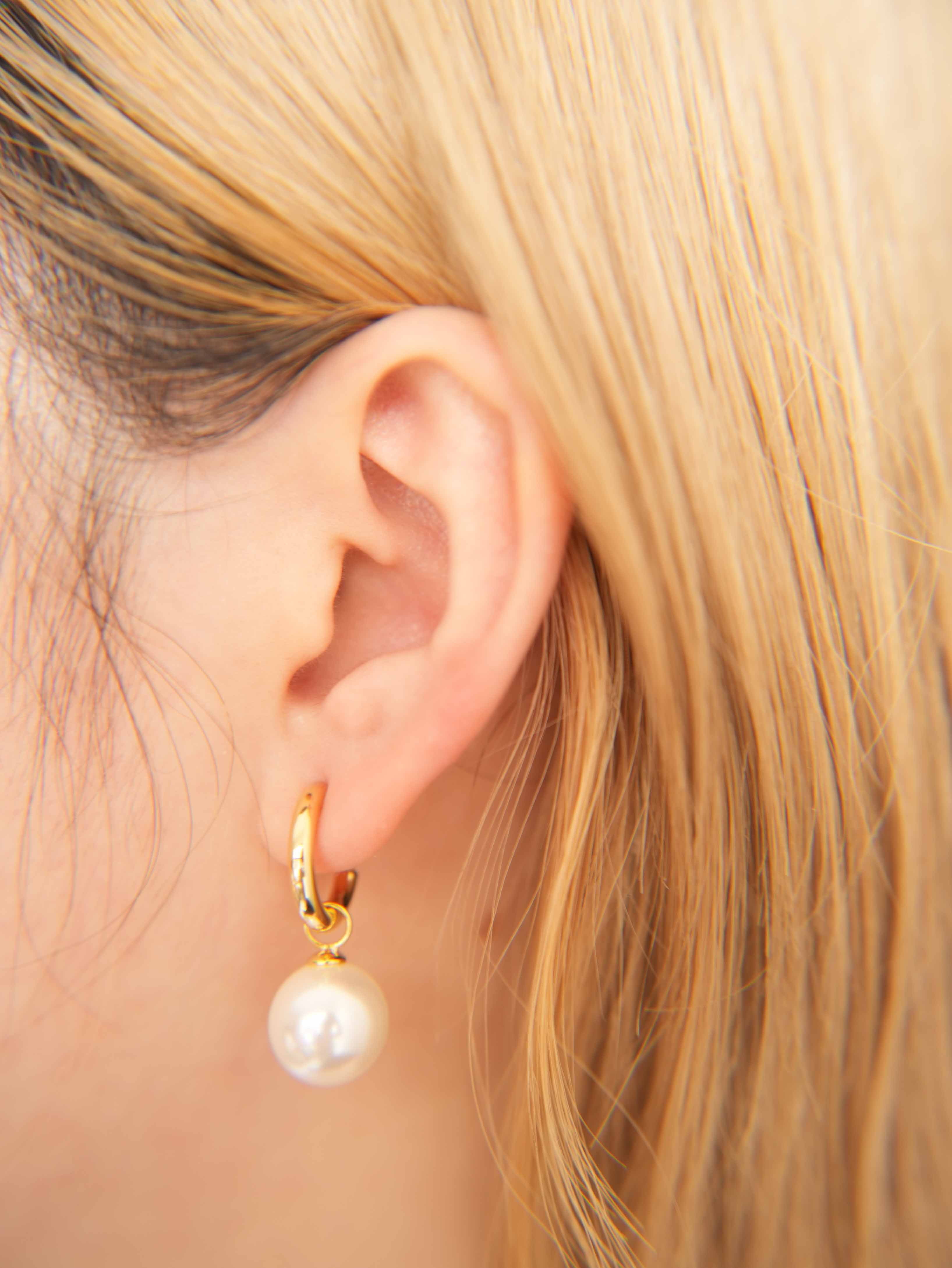 Elsa Pearl Clip-on Earrings