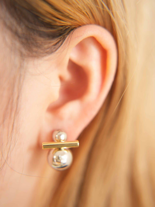 Balance Class Sphere Earrings