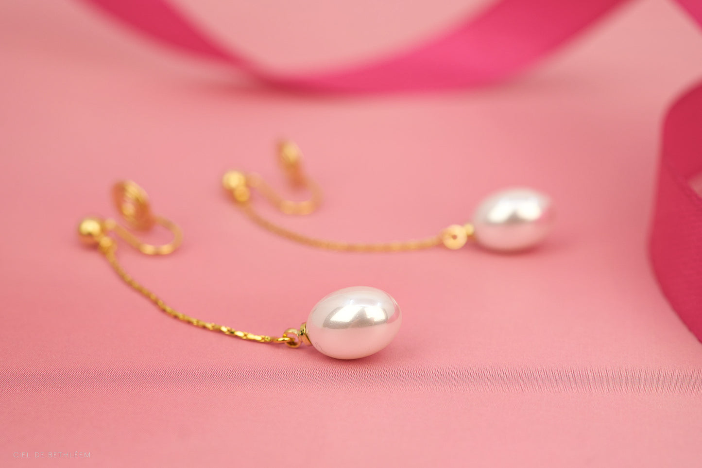 Dewy Pearl Drop Earrings