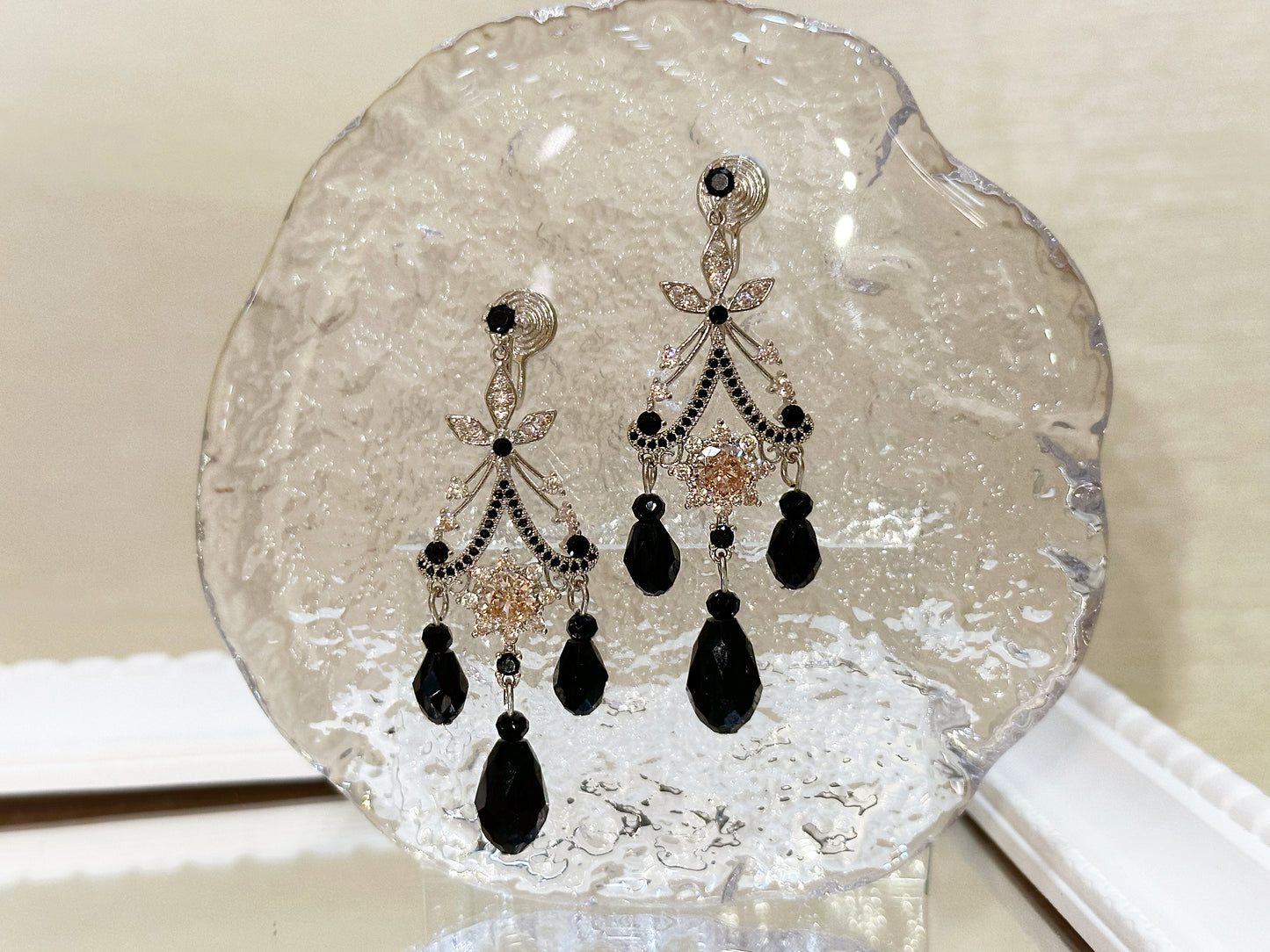 Maya Chandelier Clip-on Earrings