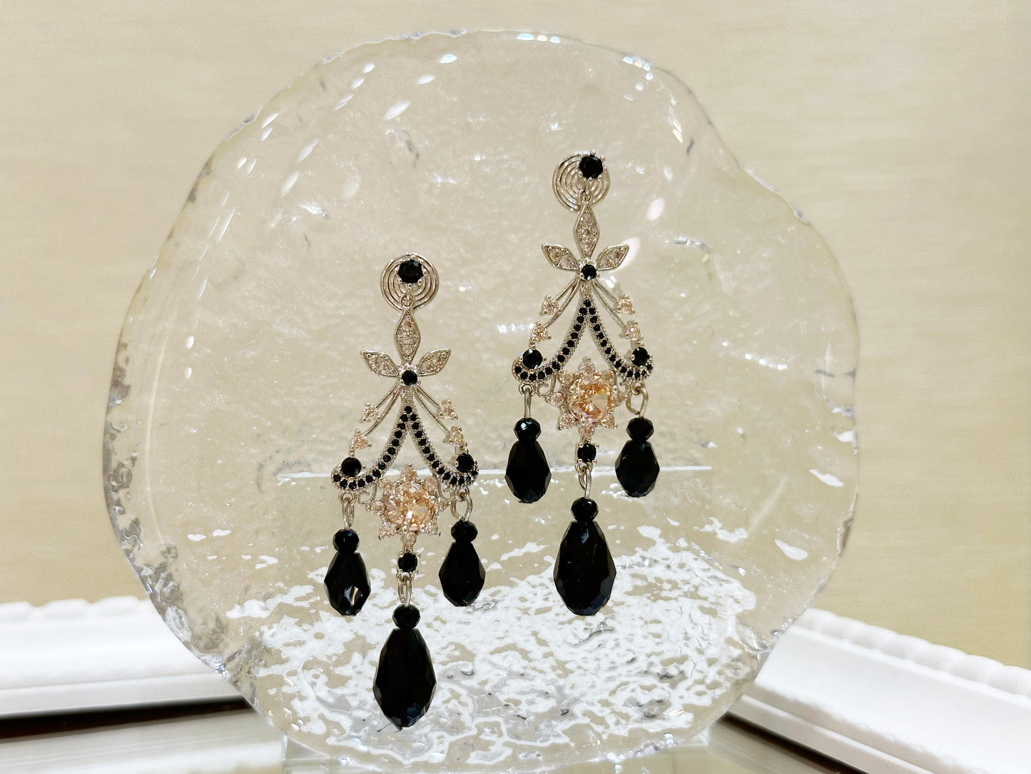 Maya Chandelier Clip-on Earrings