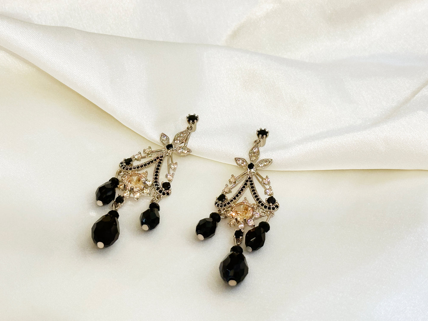 Maya Chandelier Clip-on Earrings