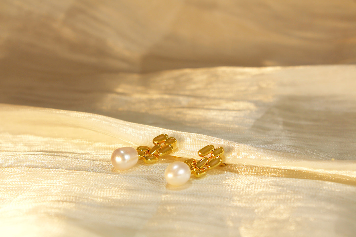 Moments Pearl Earrings