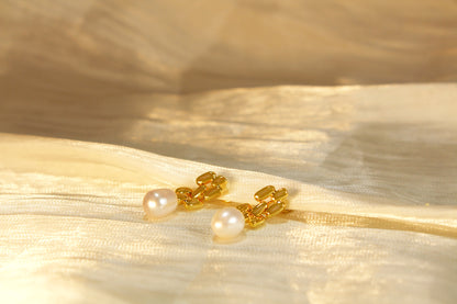 Moments Pearl Earrings