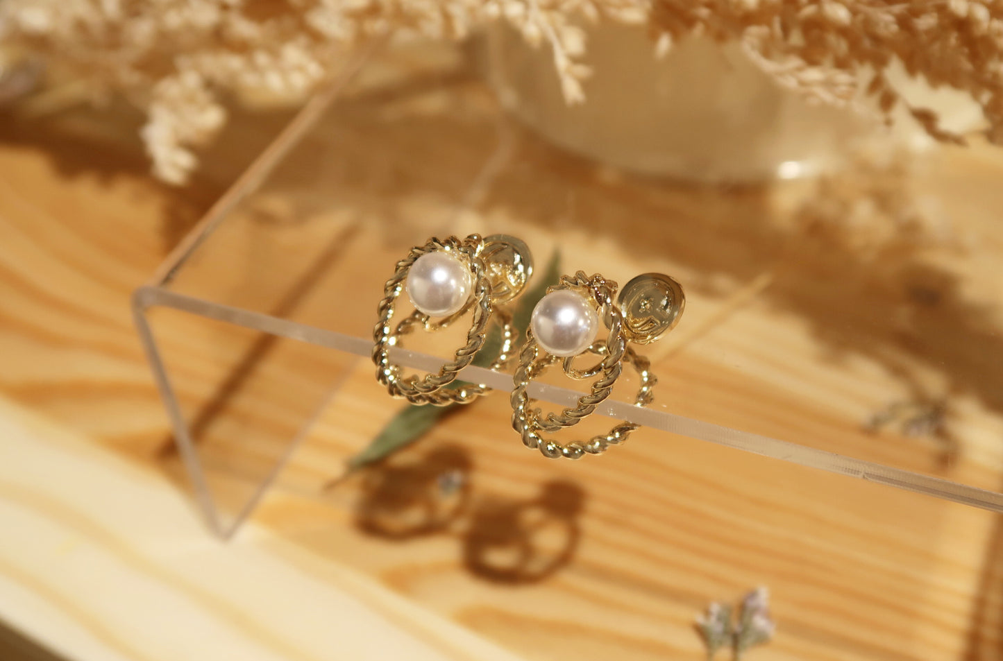 Cradle Pearl Earrings