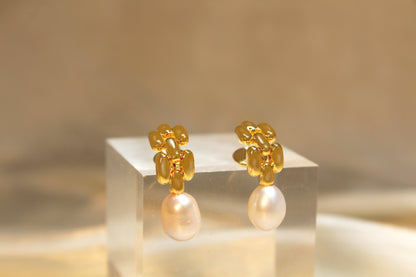 Moments Pearl Earrings