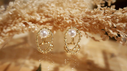 Cradle Pearl Earrings