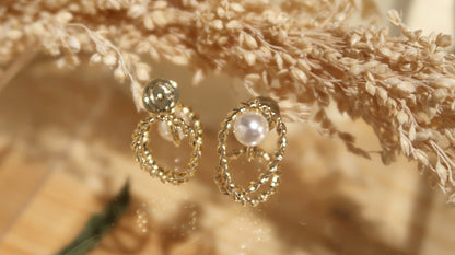 Cradle Pearl Earrings