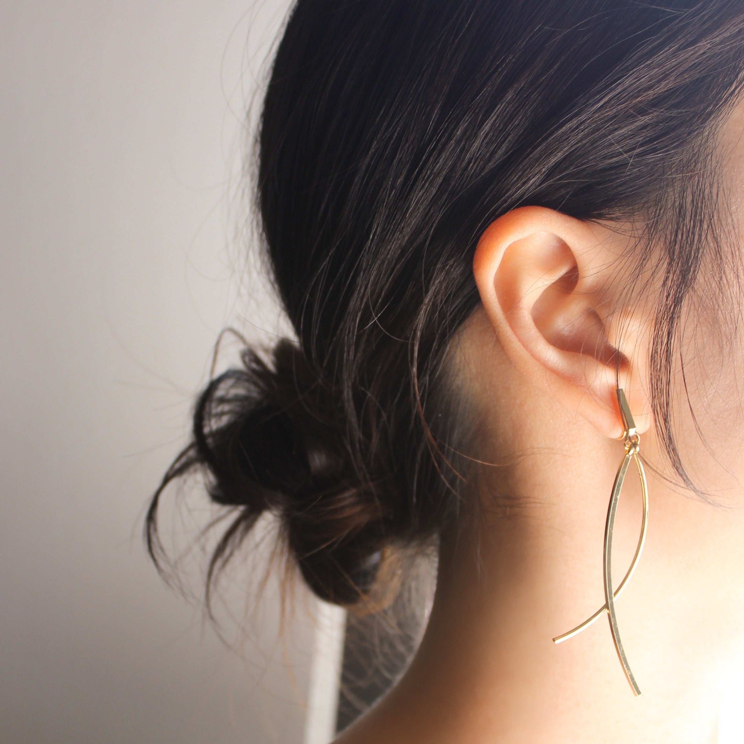 Amazon.com: Suyi Minimalist Dainty Bar Stud Earrings Long Drop Dangle  Earrings for Women Girls BGold: Clothing, Shoes & Jewelry