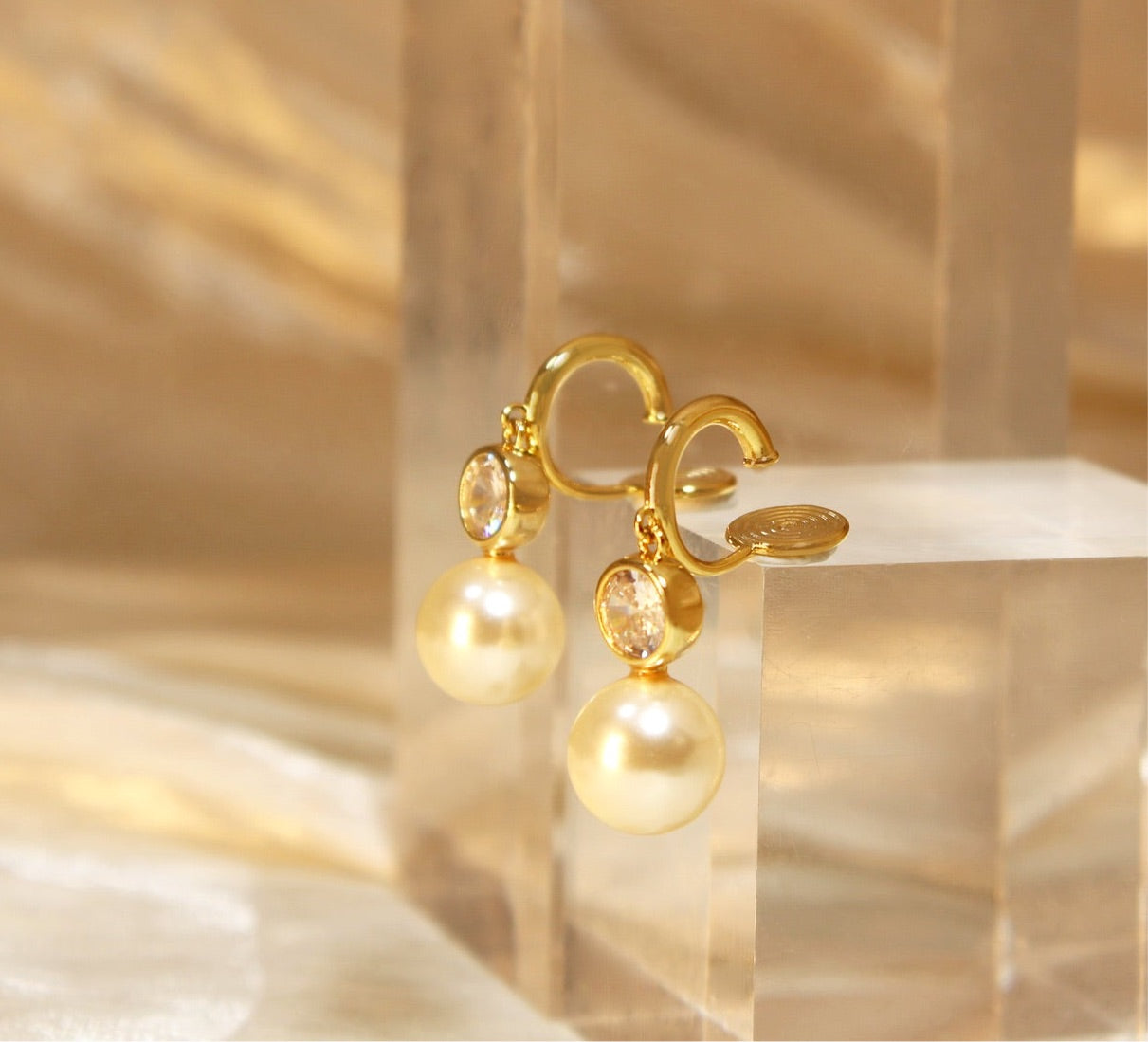 Elise Pearl Earrings