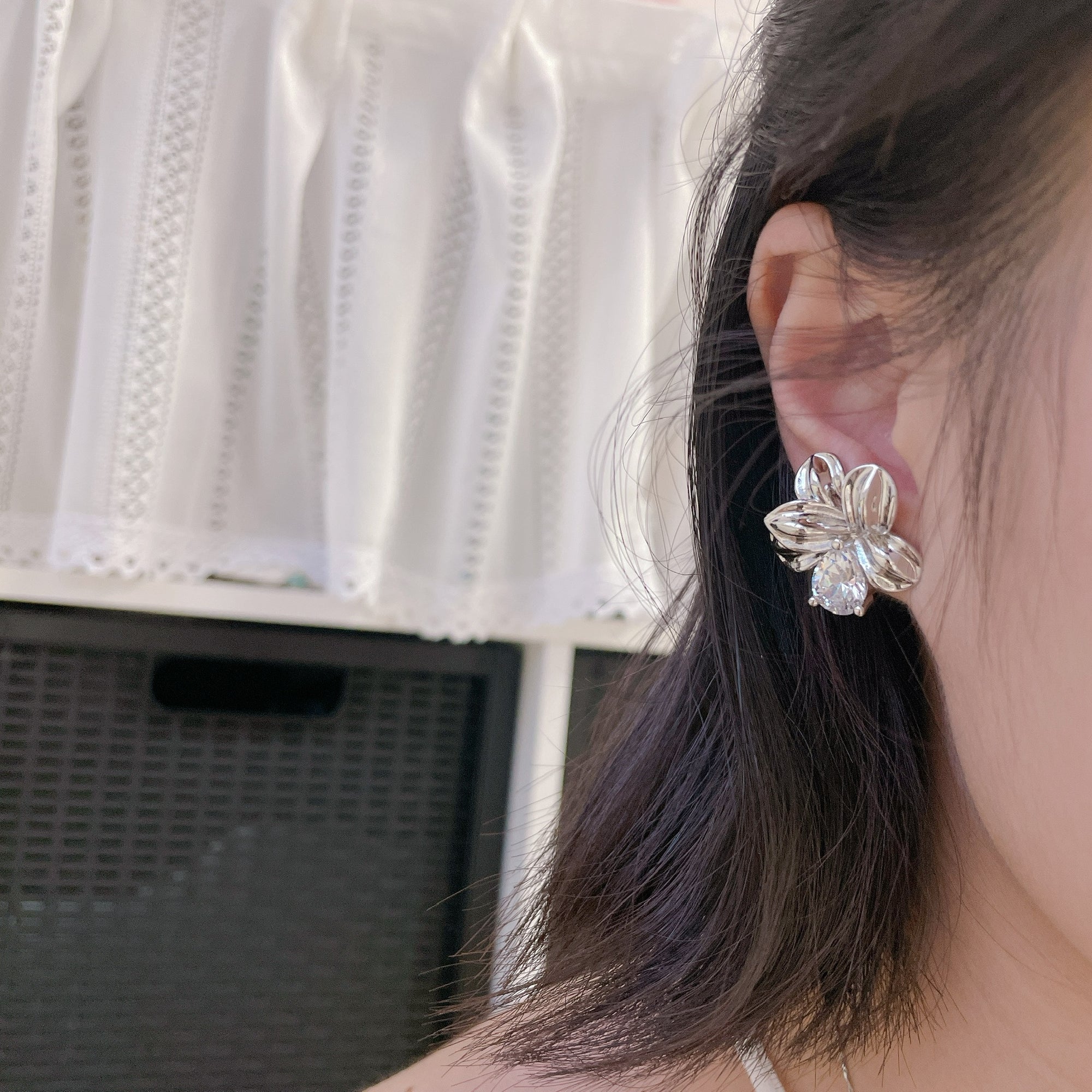 光澤花朵耳環