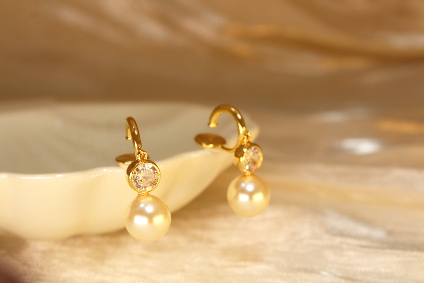 Elise Pearl Earrings