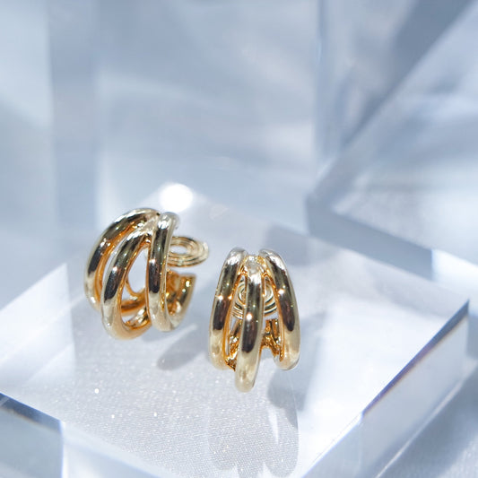 Gold Claw Huggie Earrings (L)